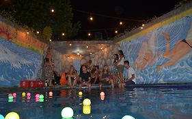 Wave Hunters Surf Camp